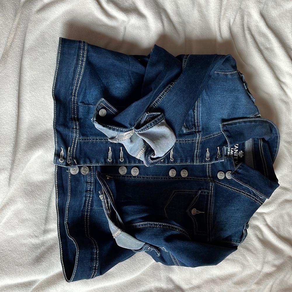 Vanity size Large cropped denim jacket